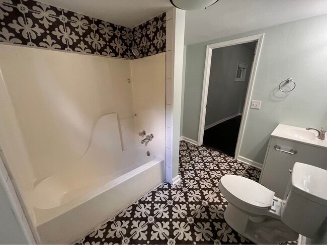 Building Photo - 619 Taylor Ave