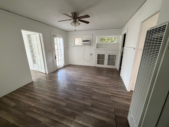 Building Photo - 444 N Catalina Ave