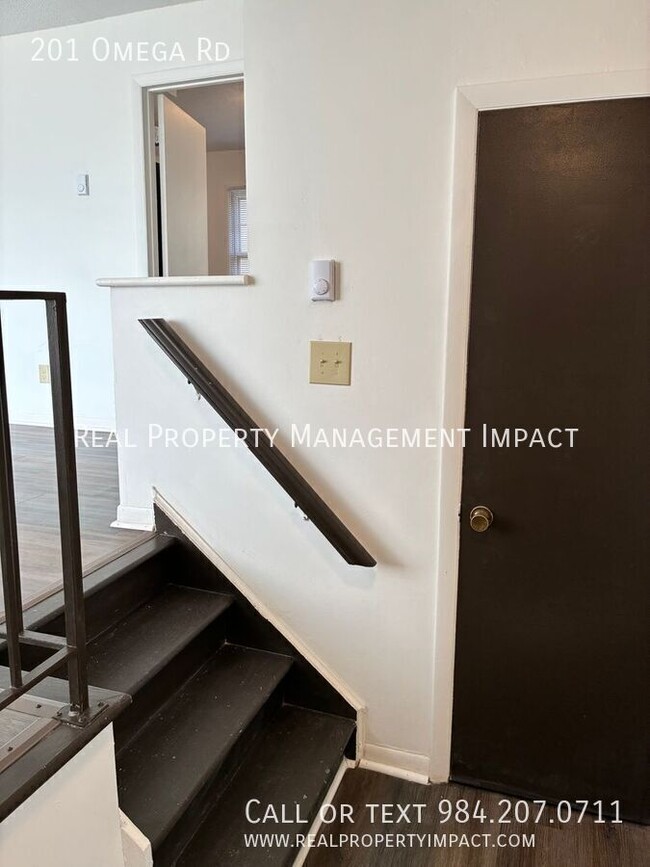 Building Photo - 201 Omega Rd