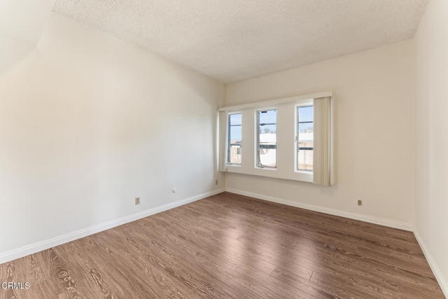 Building Photo - 960 San Pasqual St