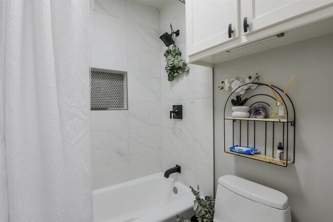 Building Photo - 3719 Danbury Dr