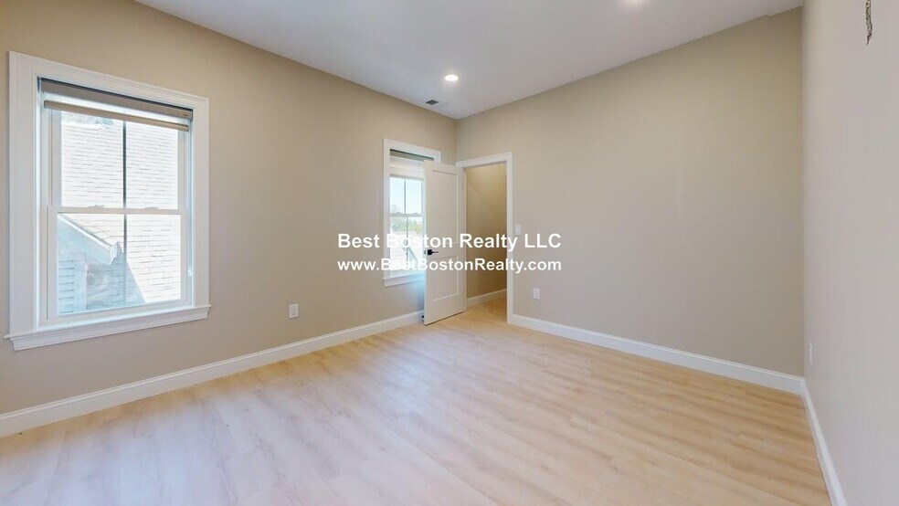Building Photo - 231 Highland Ave
