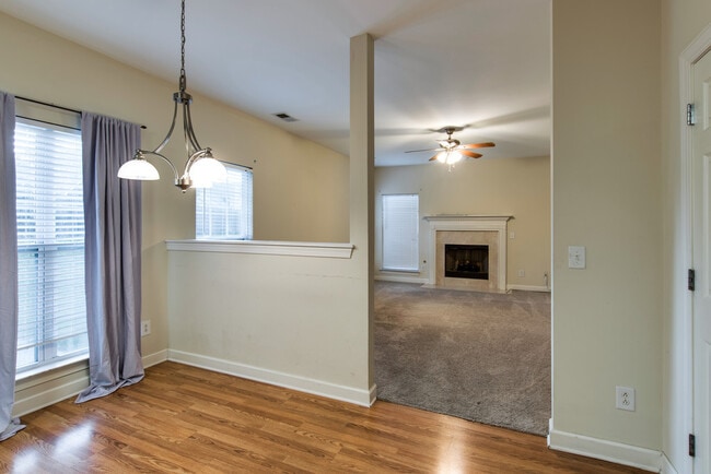 Building Photo - **ESTABLISHED NEIGHBORHOOD, AMAZING LOCATION**