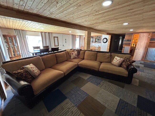 Building Photo - 201 Plateau Ave