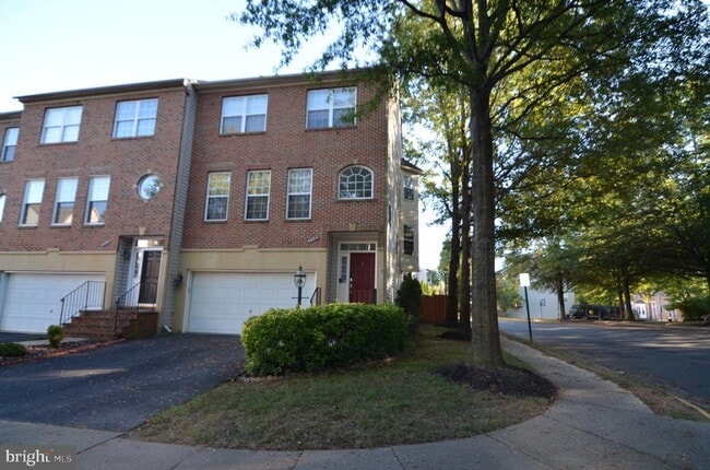 Building Photo - 2946 Saxon Flowers Dr
