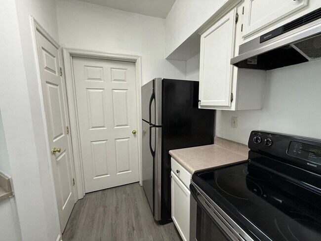 Building Photo - 925 Dorchester Pl