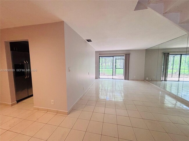 Building Photo - 2215 NW 45th Ave