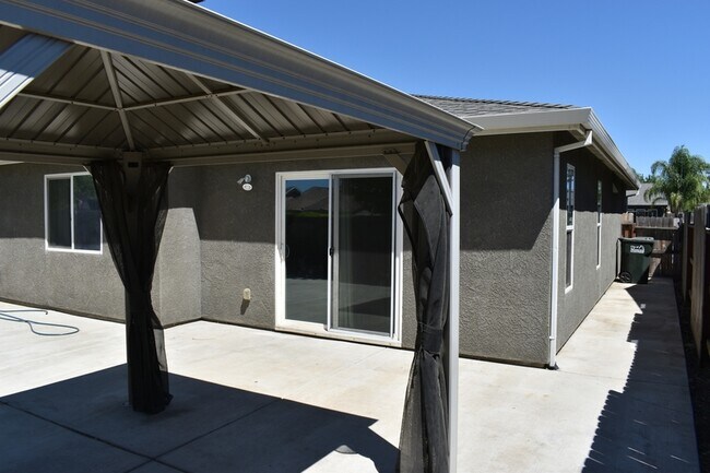 Building Photo - 524 Janell Ct