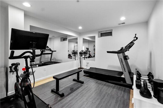 Building Photo - 294 Maple Ridge Dr