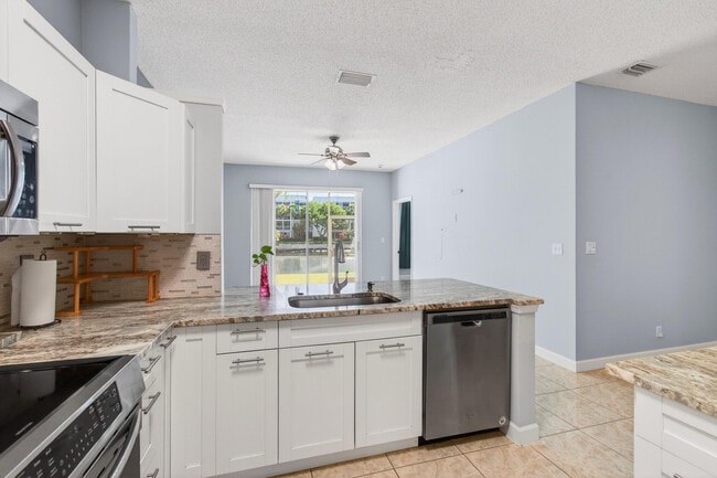 Building Photo - 3162 Via Poinciana