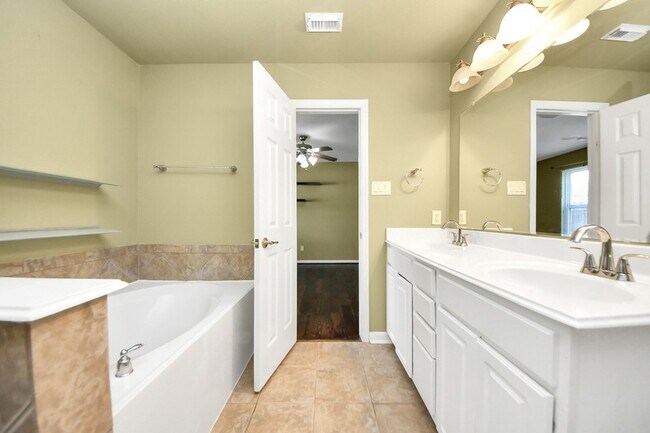 Building Photo - 13603 Palmer Springs Dr