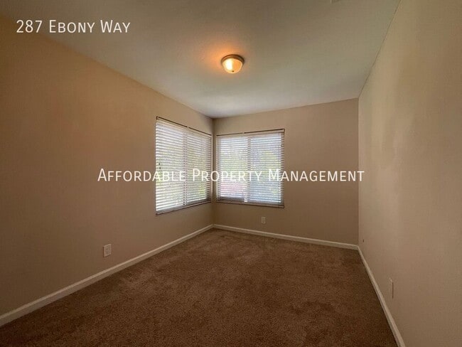 Building Photo - 287 Ebony Way