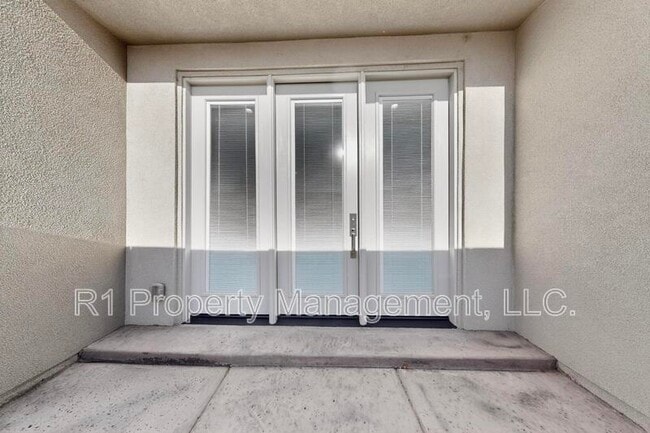 Building Photo - 705 Alcalde Pl SW