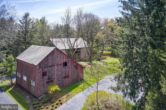 Building Photo - 196 Red Hill Rd