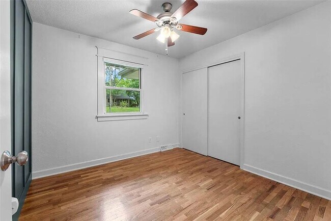 Building Photo - Updated Home In Cape Girardeau