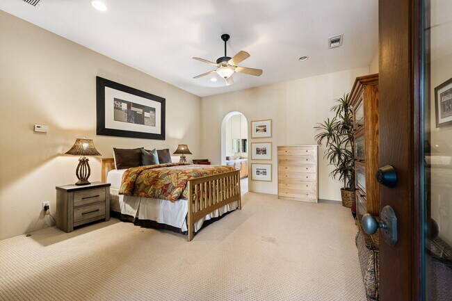 Building Photo - 56222 Village Dr