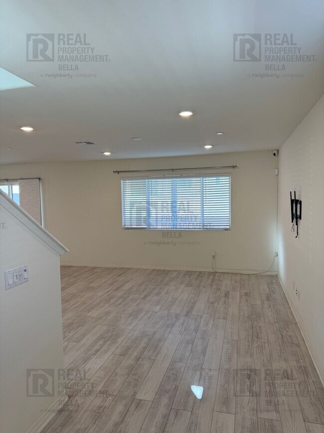 Building Photo - Spacious Corner Lot Home in Desirable Winchester Community – 4 bed + Large Backyard+ Solar!