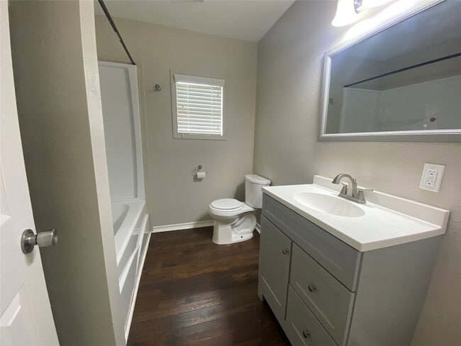 Building Photo - 518 Big Deer Dr