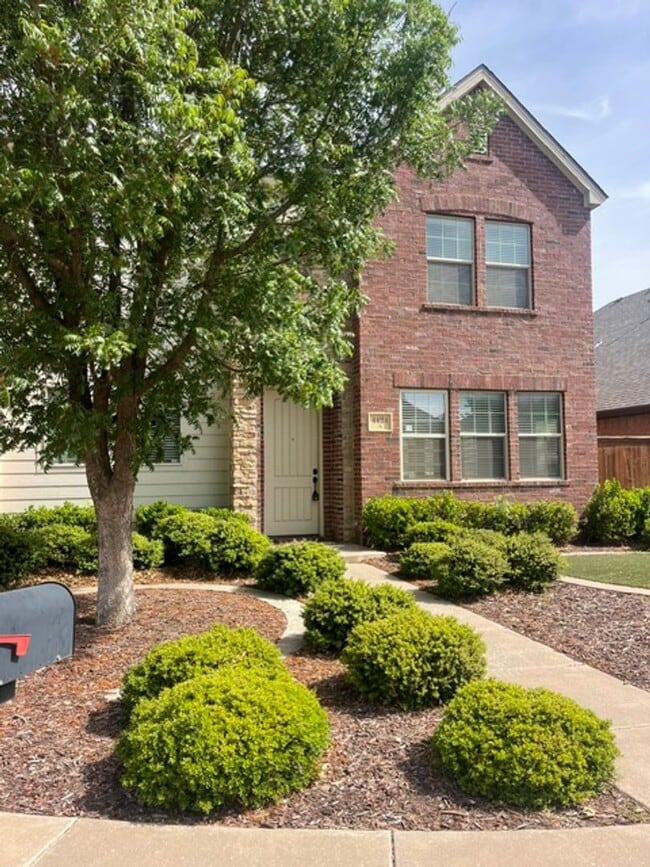 Building Photo - Duplex in South Lubbock
