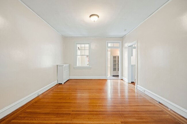 Building Photo - 3 Bedroom Home off of Patterson Ave **Avai...