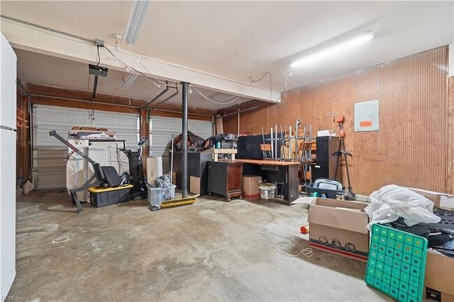 Building Photo - 912 Amherst Ln