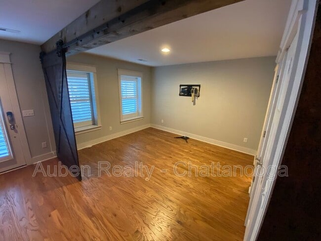 Building Photo - 602 Mariner Way