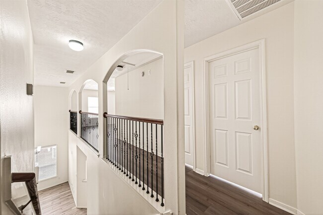 Building Photo - 25135 Florina Ranch Dr