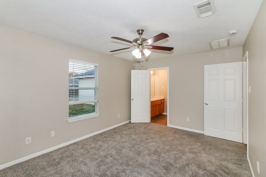 Building Photo - 1014 Vera Cruz Dr