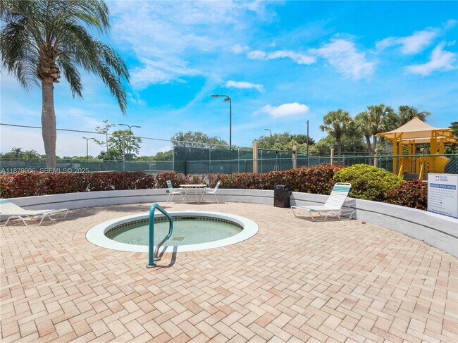 Building Photo - 2549 Egret Lake Dr