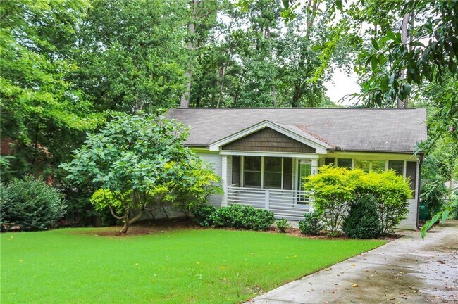 Building Photo - 2305 Vistamont Dr