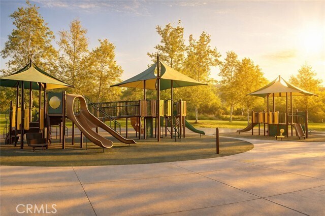 Building Photo - 2700 E Chaucer St