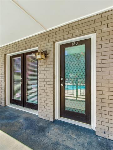 Building Photo - 7730 Meadow Park Dr