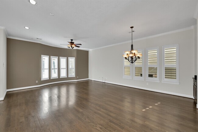 Building Photo - 3324 Chenevert St