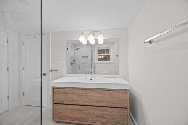 Building Photo - 4437 N Whipple St