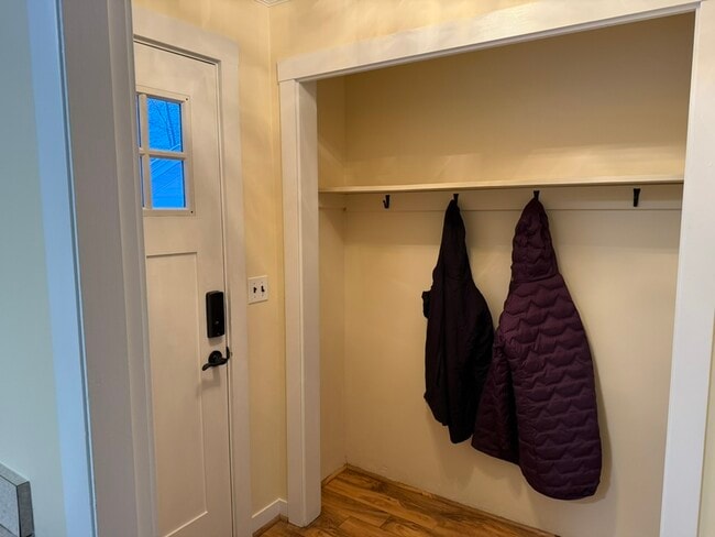 Building Photo - 53 Hennessey Ave