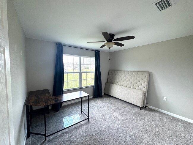 Building Photo - Beautiful 3 Bedroom 2 Bathroom New Constru...