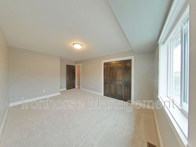 Building Photo - 2930 Warbler Way
