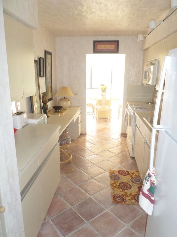 Building Photo - 4770 Fountains Dr S