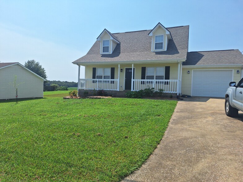 Cape Cod design - 695 Artic Ave