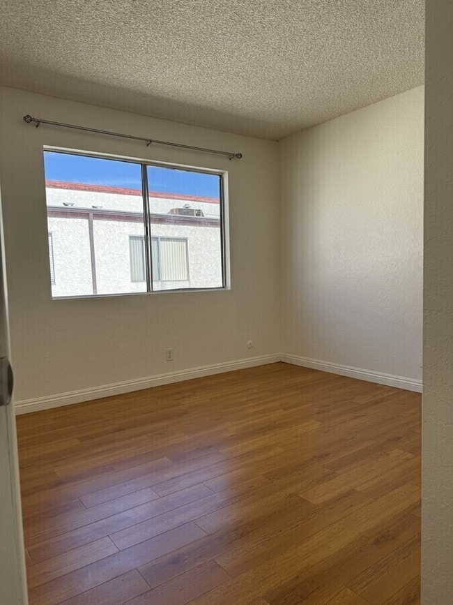 Building Photo - 209 N. Nicholson-D