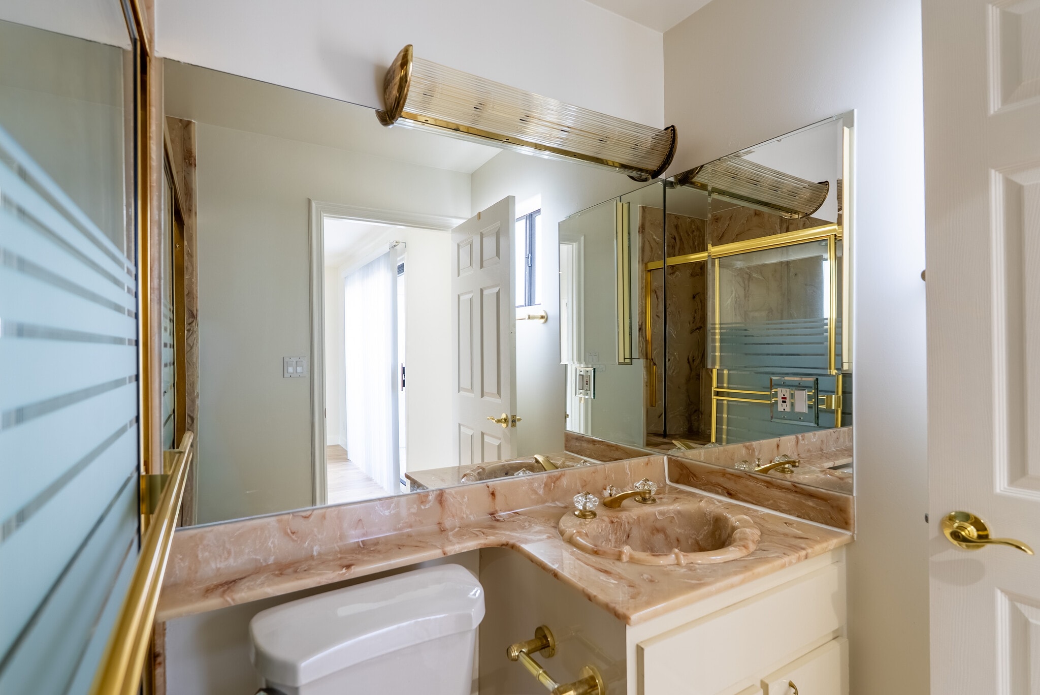 Building Photo - 1758 N Alexandria Ave