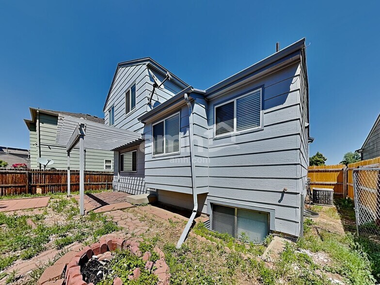 Building Photo - 4077 Ensenada St