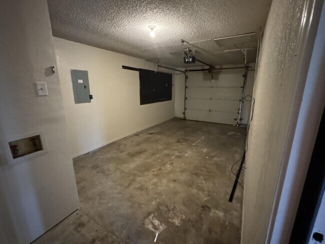 Building Photo - 1707 Sunset St