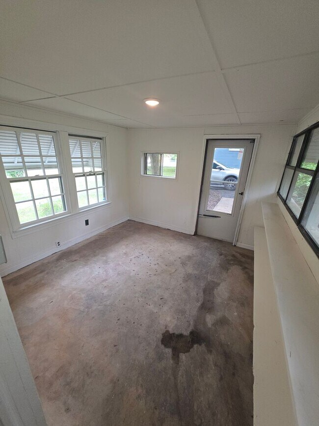 Building Photo - 3317 Emory Dr