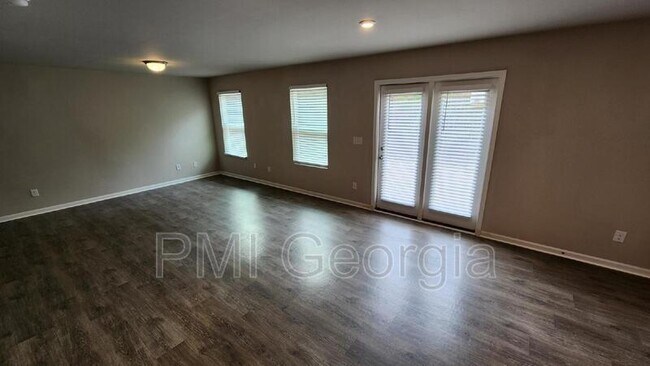 Building Photo - 734 Cole Dr