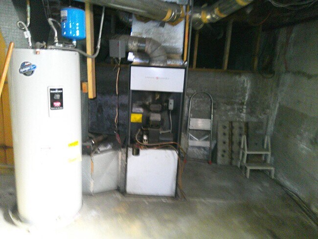 Building Photo - Charming house for rent in a great location