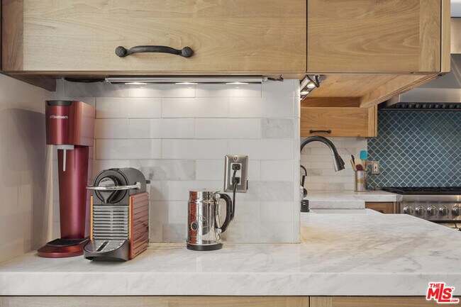 Building Photo - 4544 Tobias Ave