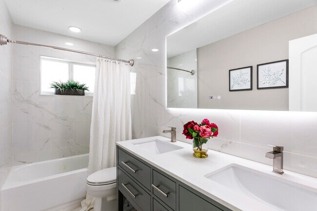 Building Photo - 5200 Club Rd