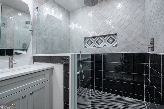 Building Photo - 26 Jennifer Ln