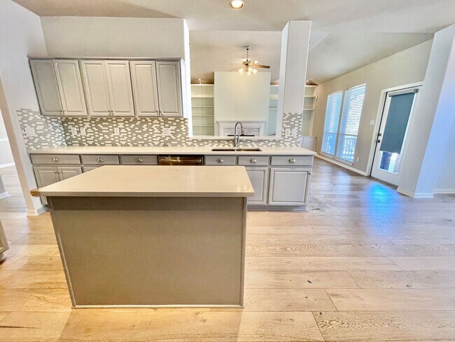 Building Photo - 707 Belmark Ct